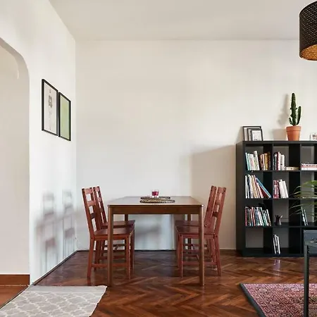 Vintage In The Old Town 布拉迪斯拉发